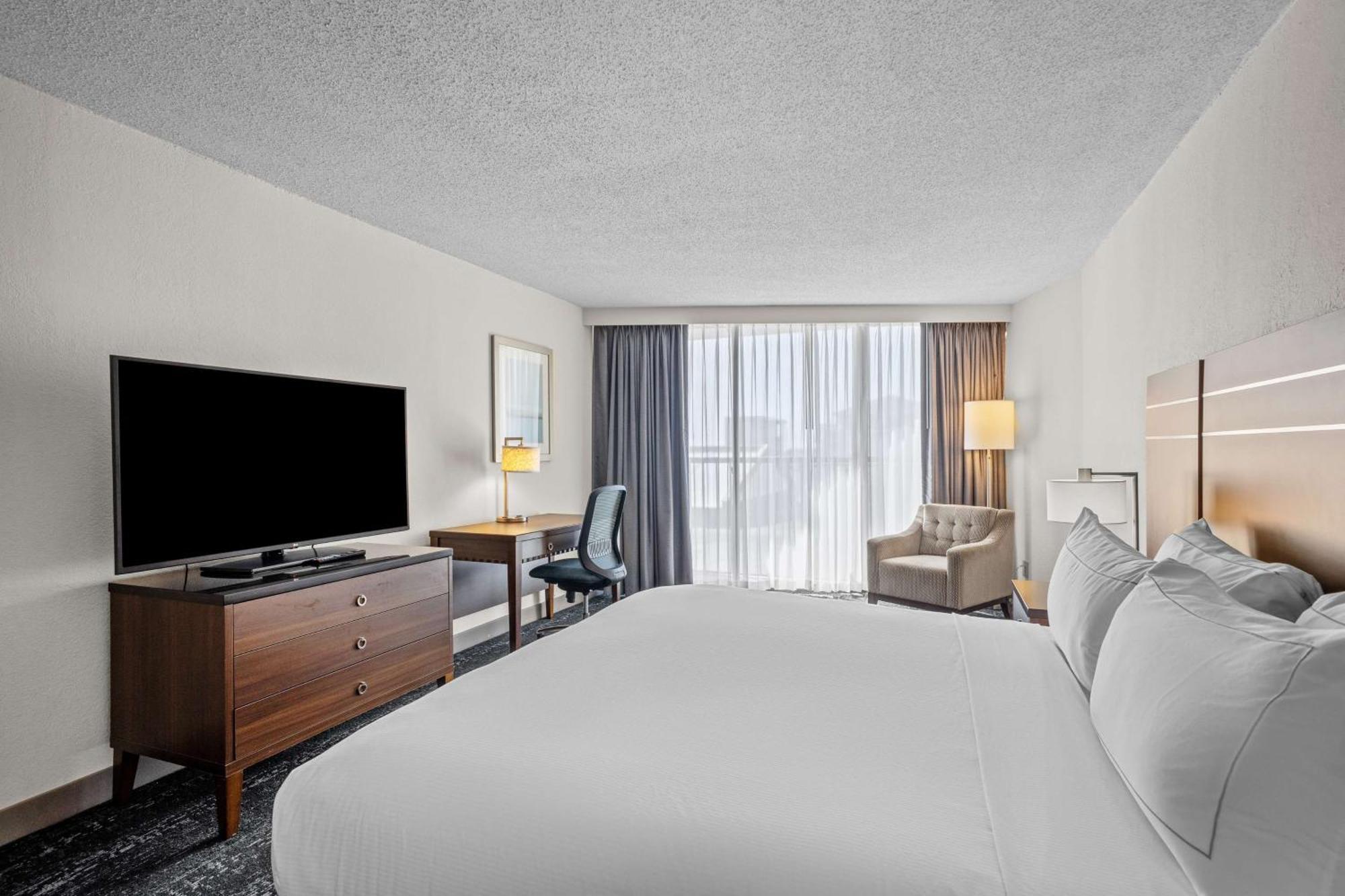 Doubletree By Hilton Atlantic Beach Oceanfront Экстерьер фото