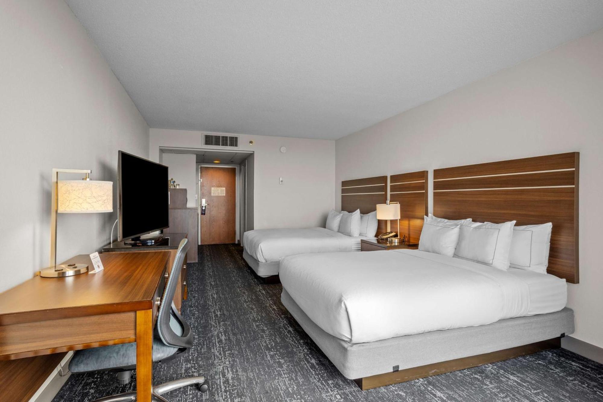 Doubletree By Hilton Atlantic Beach Oceanfront Экстерьер фото