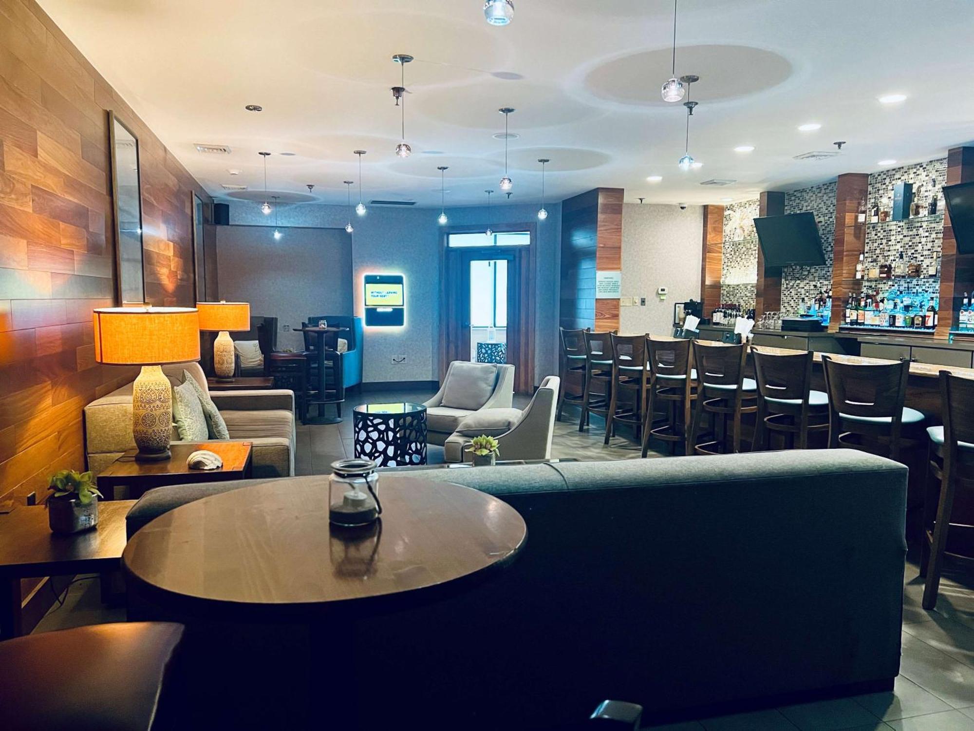 Doubletree By Hilton Atlantic Beach Oceanfront Экстерьер фото